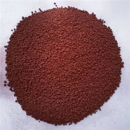 Fine dark red-brown iron chelate granules